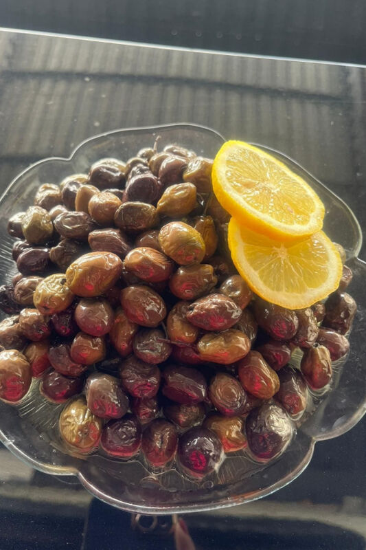 1 KG Az Tuzlu Gemlik Yağlı Sele Sofralık Siyah Kahverengi Zeytin 291-320 Kalibre - 1