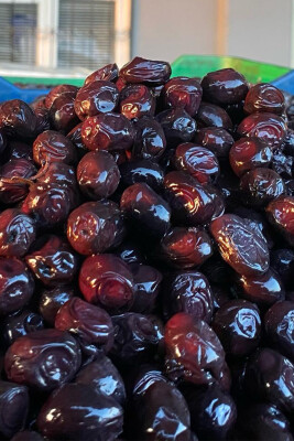 1 KG Az Tuzlu Gemlik Yağlı Sele Sofralık Siyah Zeytin 291-320 Kalibre 